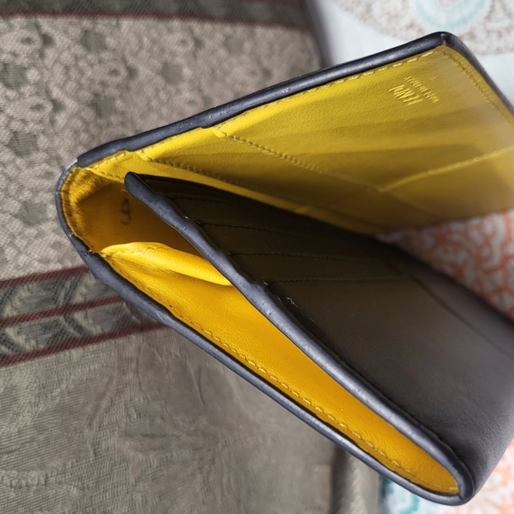 Fendi Black and Yellow Wallet - Picture 10 of 11